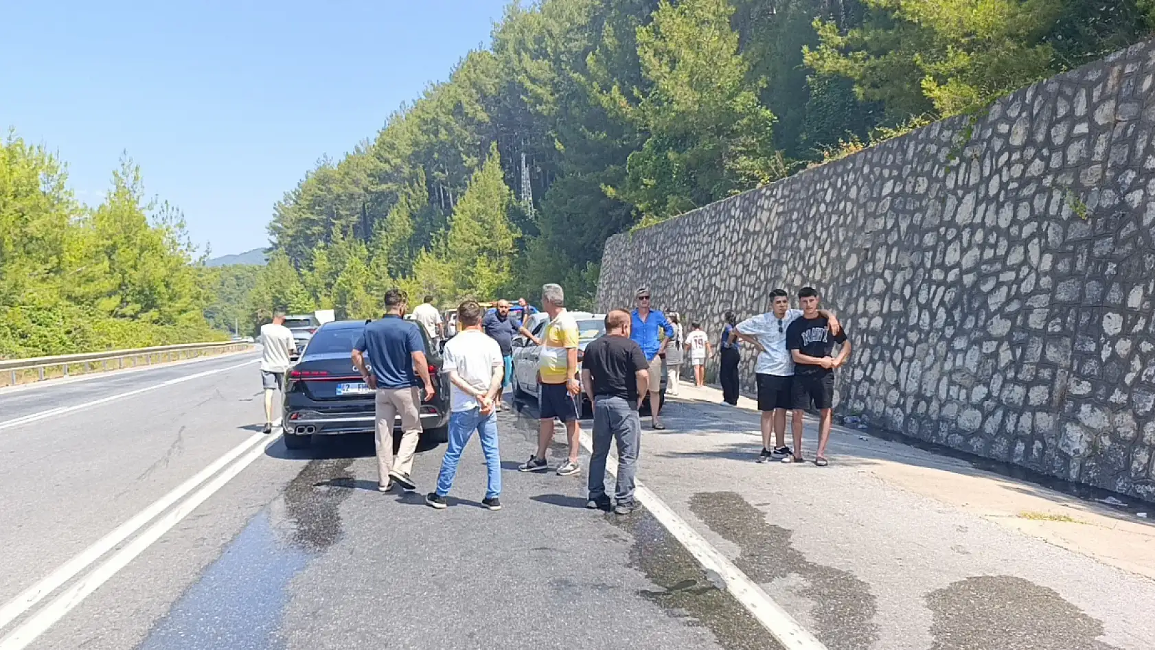 Konyalı ailenin tatil dönüşü kabusa döndü: Alev topuna dönen otomobil ormanı yaktı...
