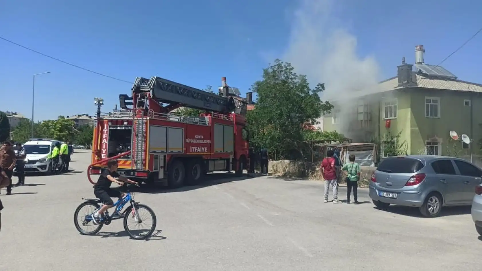 Konya'da dehşet anları: Evde kilitli olan 5 çocuk alevlerin ortasında kaldı!