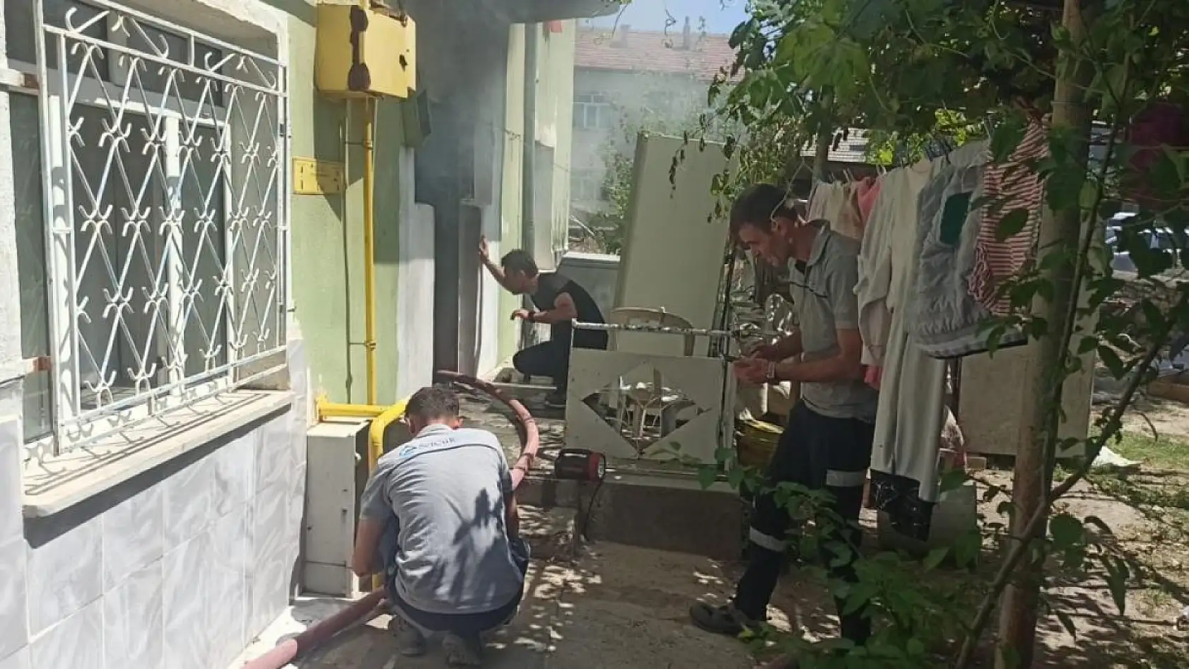 Konya'da dehşet anları: Evde kilitli olan 5 çocuk alevlerin ortasında kaldı!