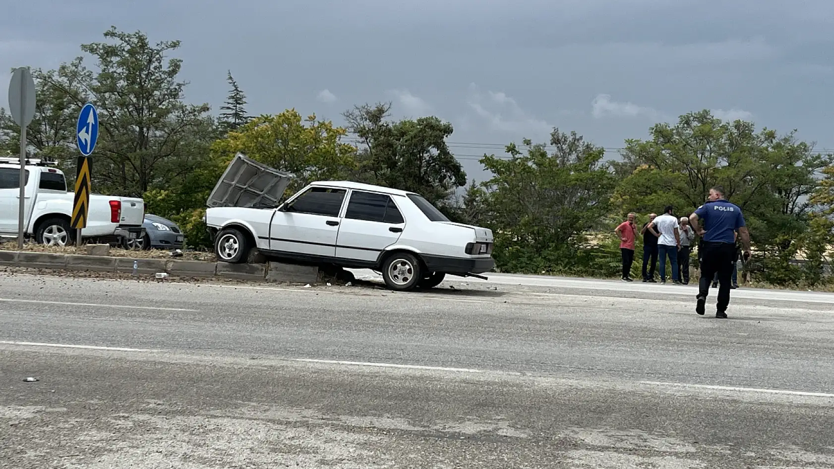 Konya'da otomobiller birbirine girdi! 1'i ağır 5 yaralı