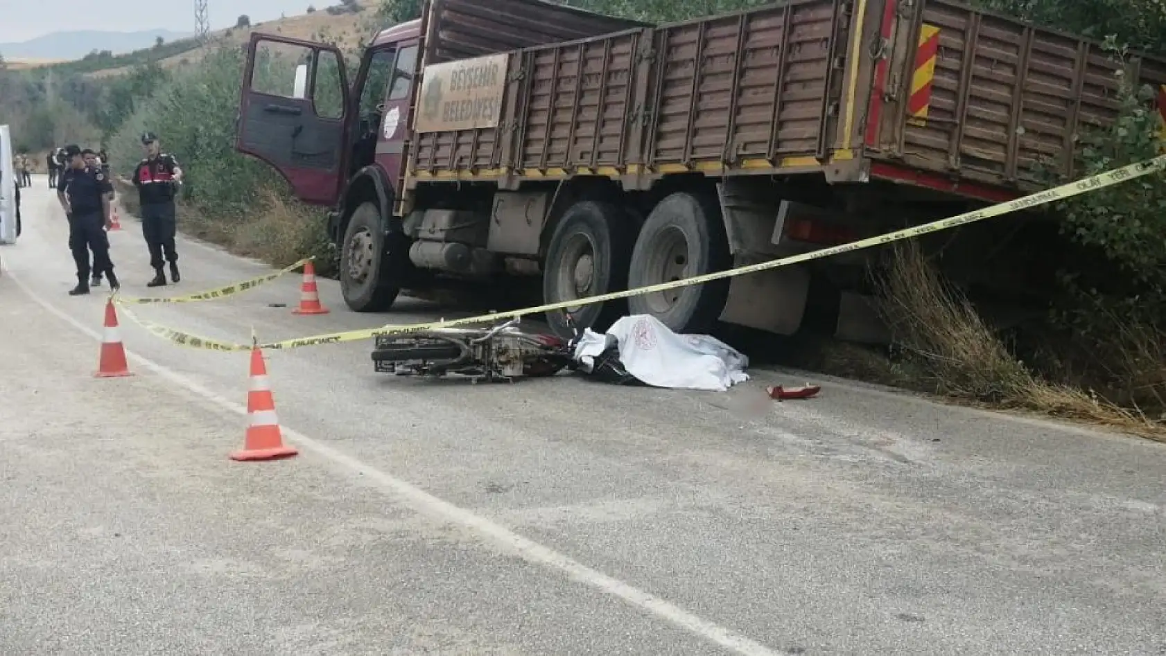 Konya'dan çıkan ilçe belediye aracı kazaya karıştı! Genç sürücü öldü
