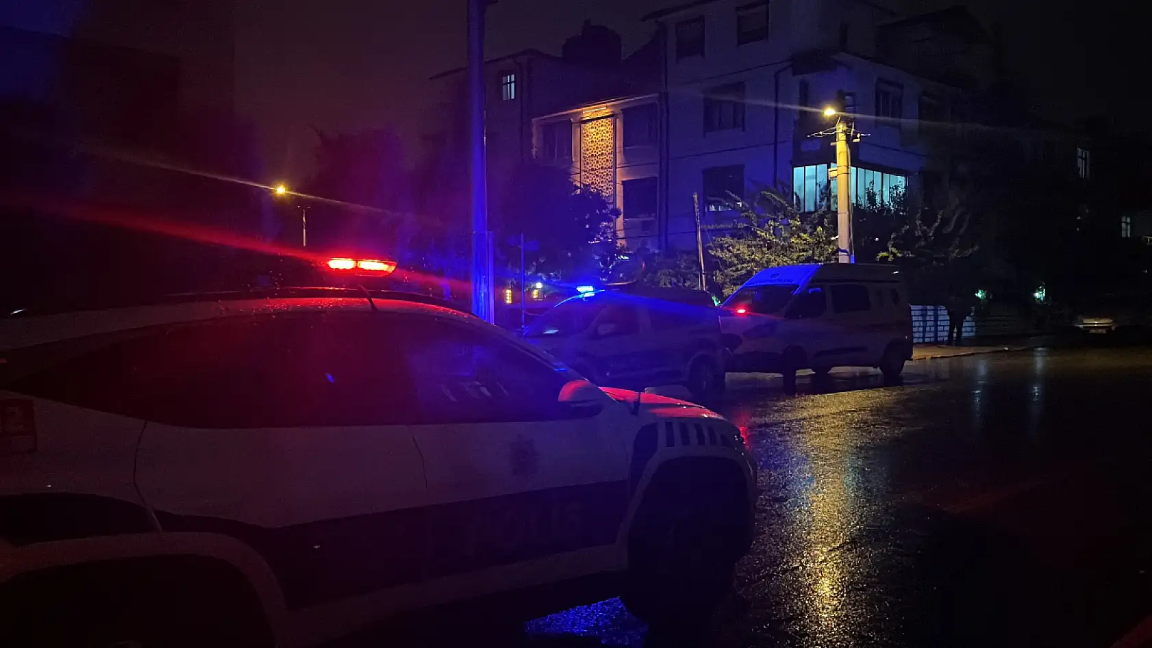 Konya'da komşu kavgası kanlı bitti! 15 yaşındaki çocuk silahla vuruldu