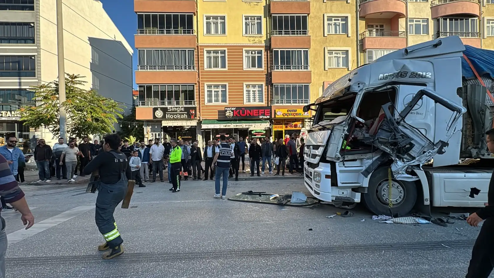 Konya'da 3 aracın karıştığı kaza trafiği kilitledi: 1 yaralı!