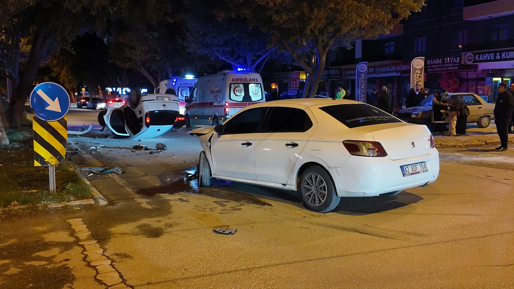 Konya'da gece yarısı dehşet anları: Çarpışmanın etkisiyle takla attı!