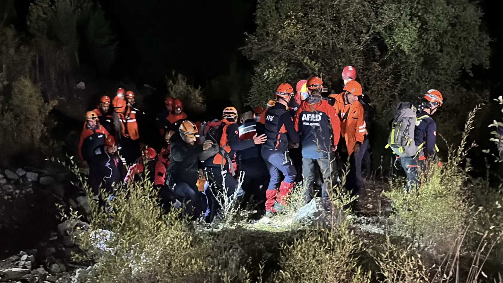 Yazılı Kanyon'da zamana karşı yarış sürüyor: 10 kişi kurtarılmayı bekliyor!