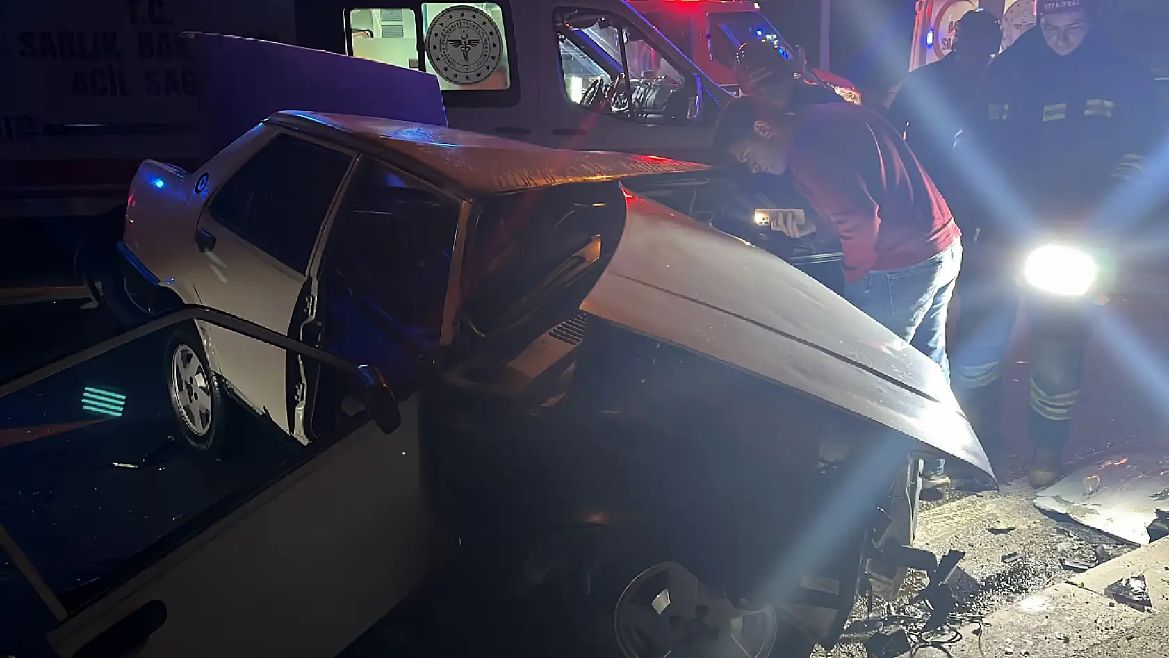 Konya'da kırmızı ışık ihlali kazayla bitti: 5 yaralı!