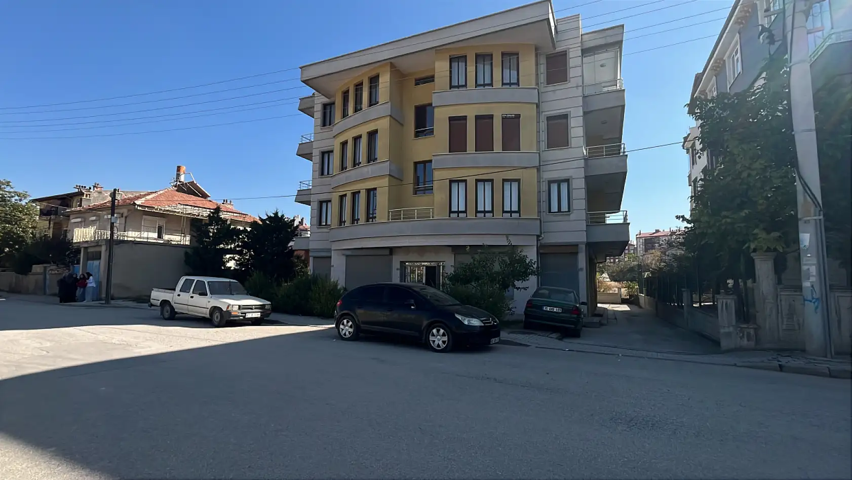 Konya'da kedi tüyü yüzünden komşusunu yüzünden bıçakladı! 2 yaralı...