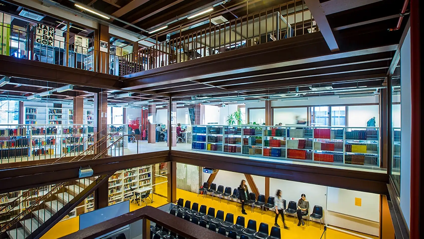 Bilgi Üniversitesi neden kapatıldı! Öğrenciler ne yapacak?