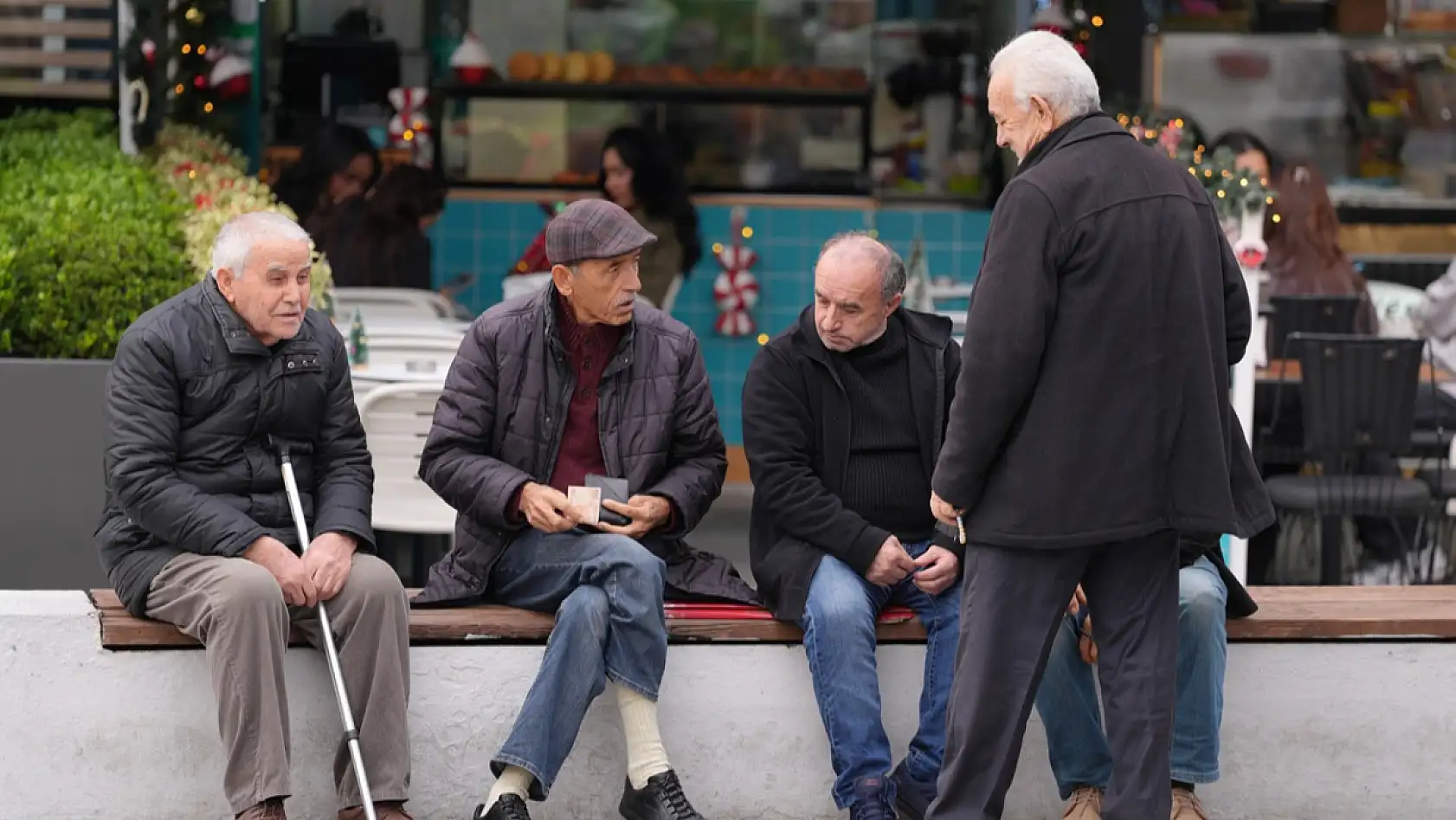 Bankalar promosyon yarışına girdi: Emekliye 100 bin TL'lik paket fırsatı!