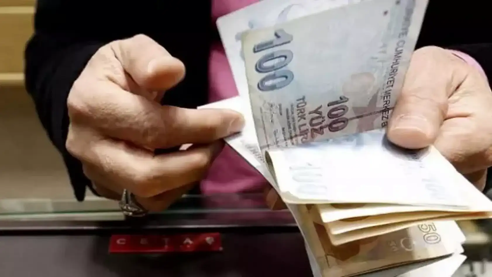 Kulisler kaynıyor! Emekli bayram ikramiyesinde yüzde 25 zam ihtimali masada mı?