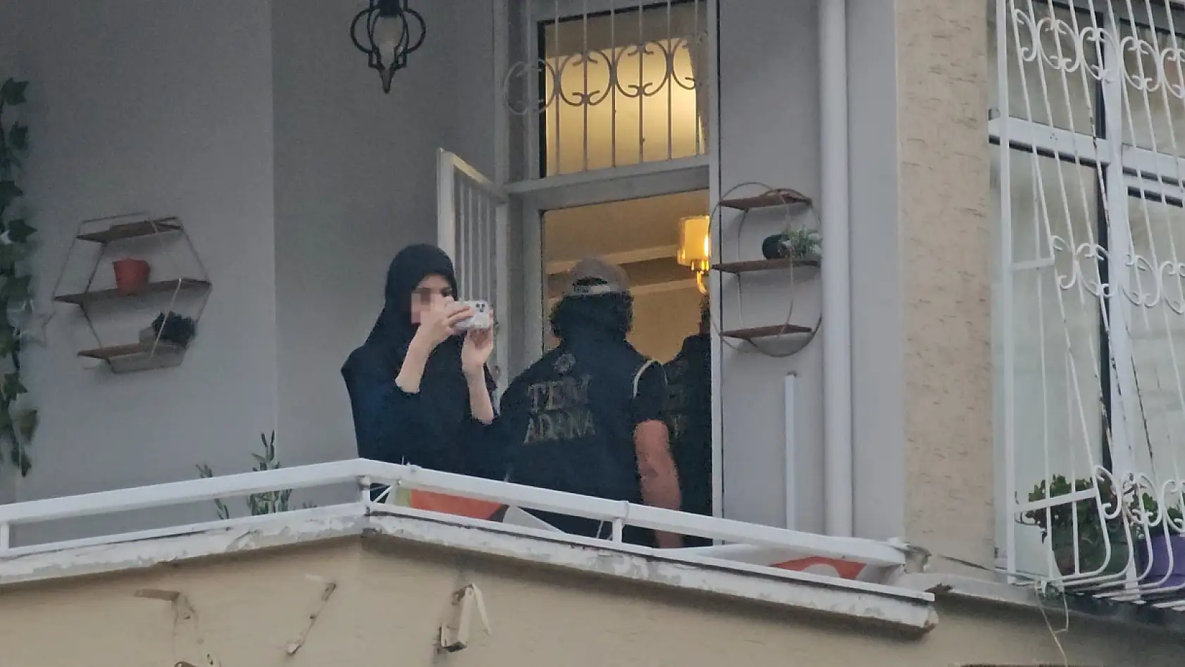 Furkan Vakfı'na şafak operasyonu: Alparslan Kuytul ve eşi gözaltına alındı!