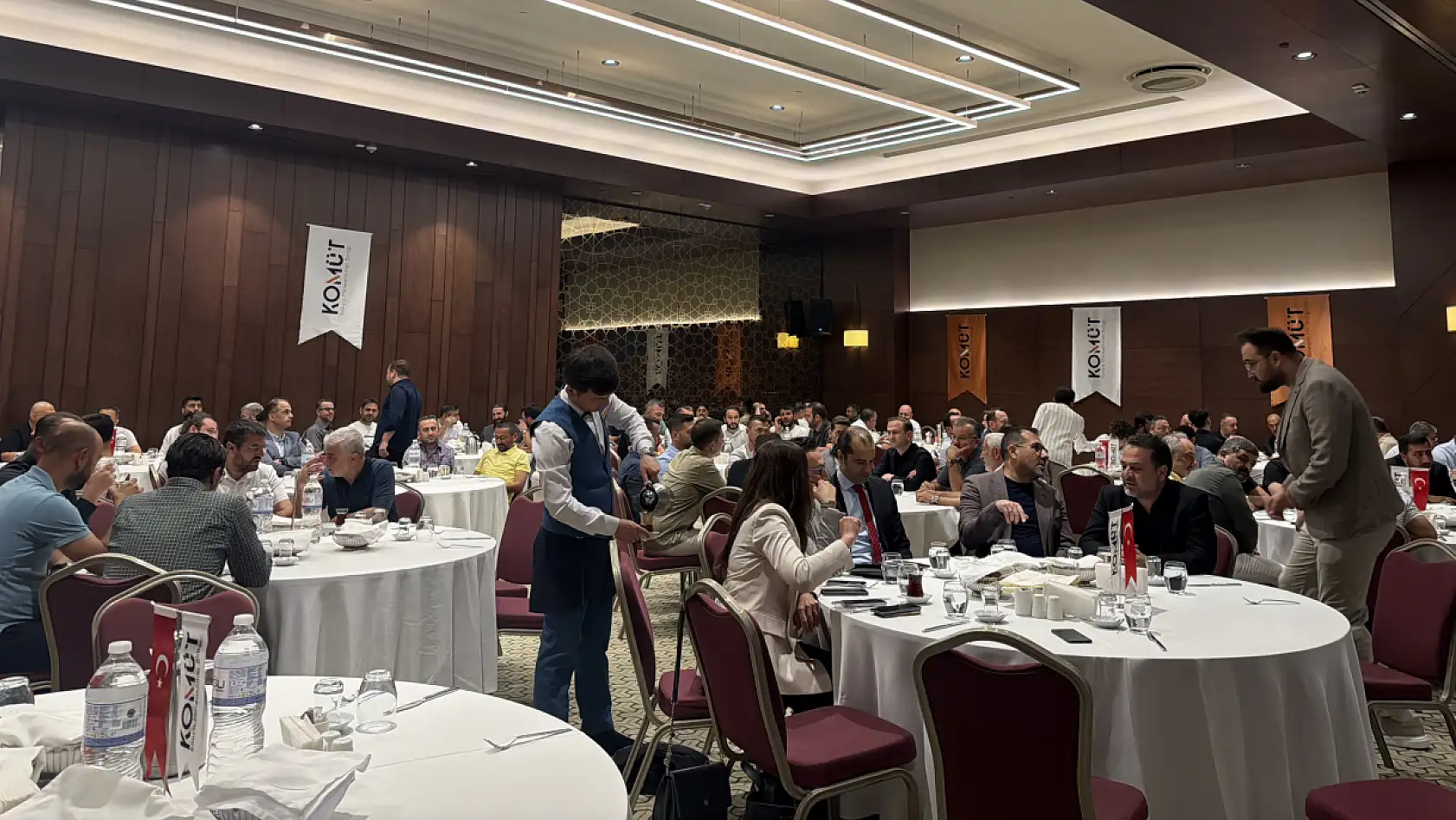 KOMÜT'te yatırım ve ekonomi gündemi değerlendirildi