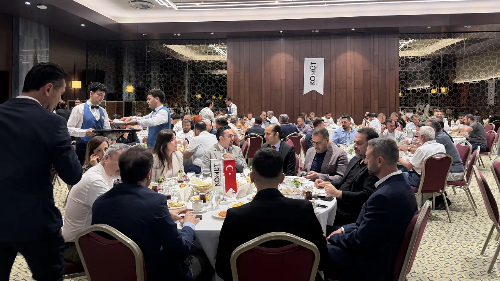 KOMÜT'te yatırım ve ekonomi gündemi değerlendirildi