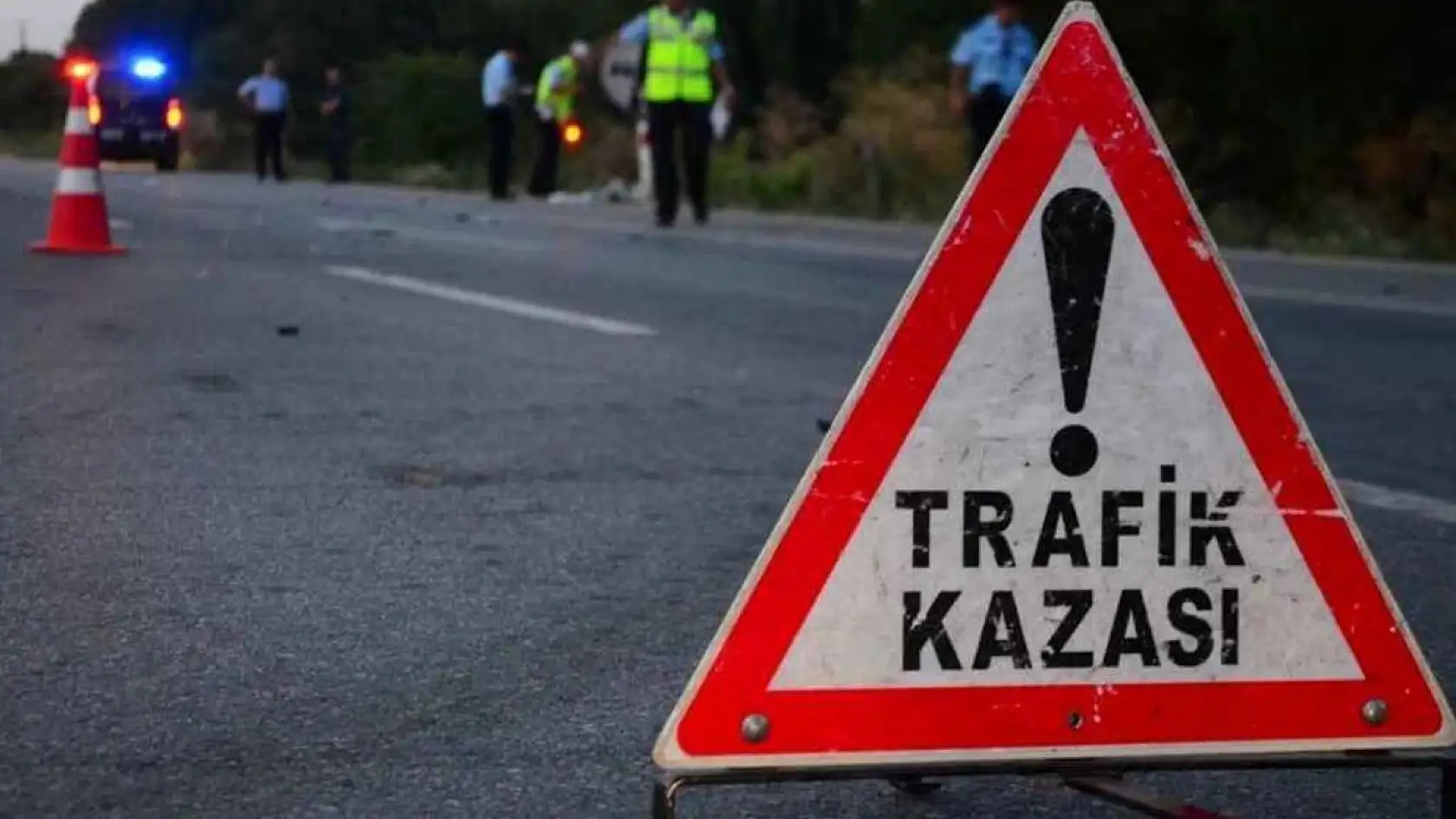 Konya'dan yola çıktı: Karşı şeride geçip 3 aracı biçti! Bir aile...