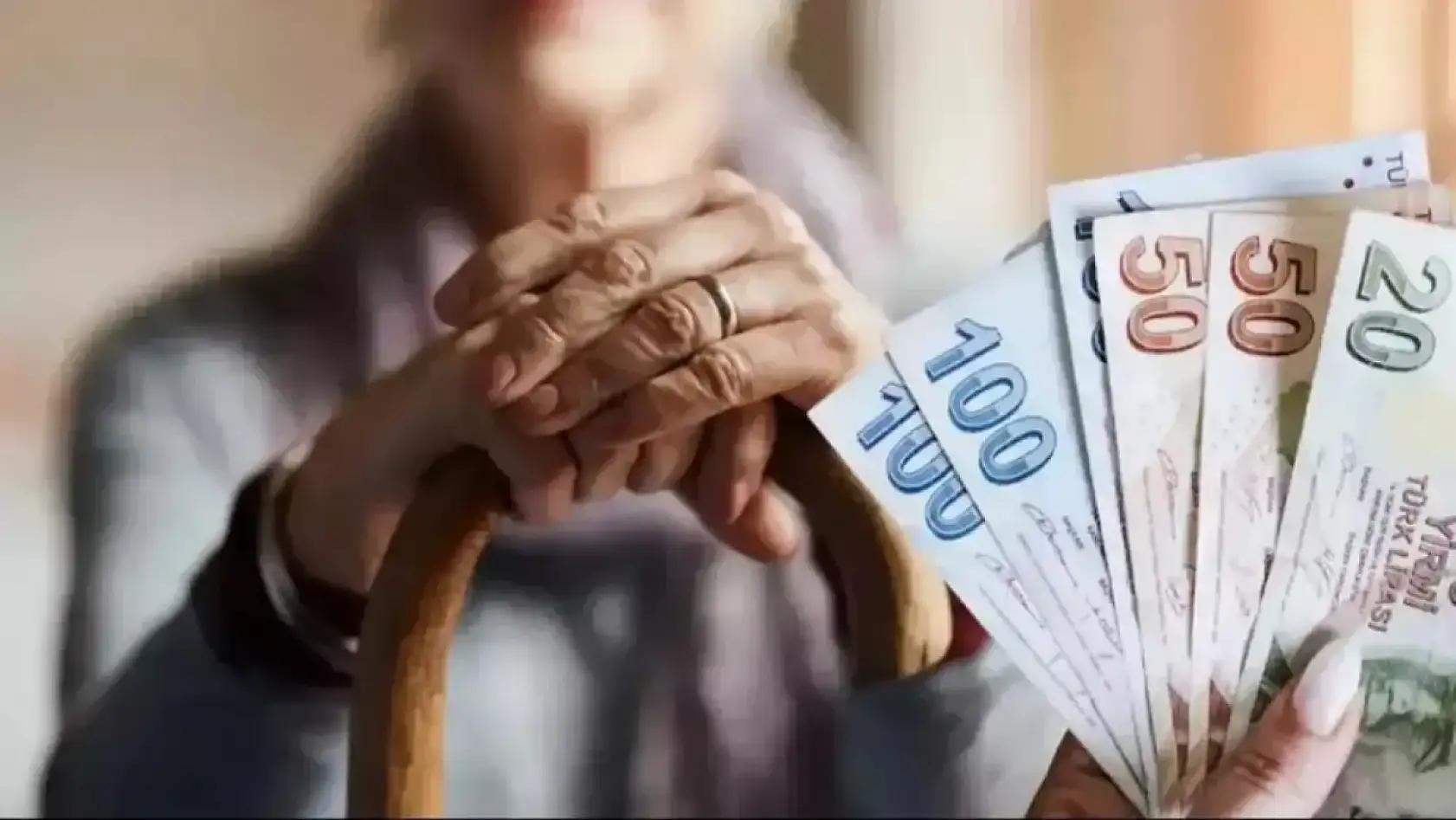 Milyonlarca emeklinin gözü bu haberde! Bayram ikramiyesinde zamlı formüller netleşti!