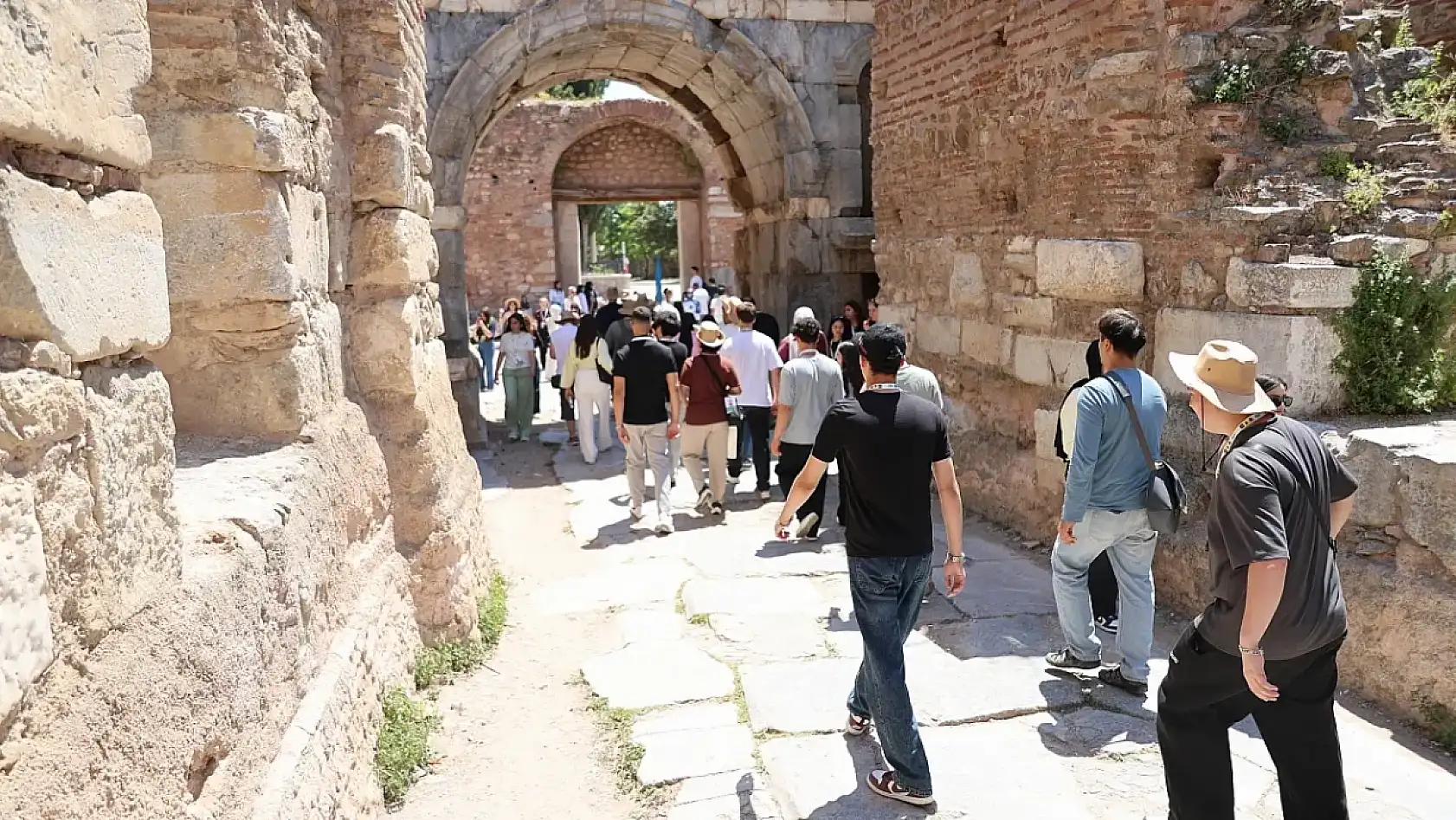 Konya'da gençlere ücretsiz Balkanlar gezisi fırsatı! İşte başvuru şartı...
