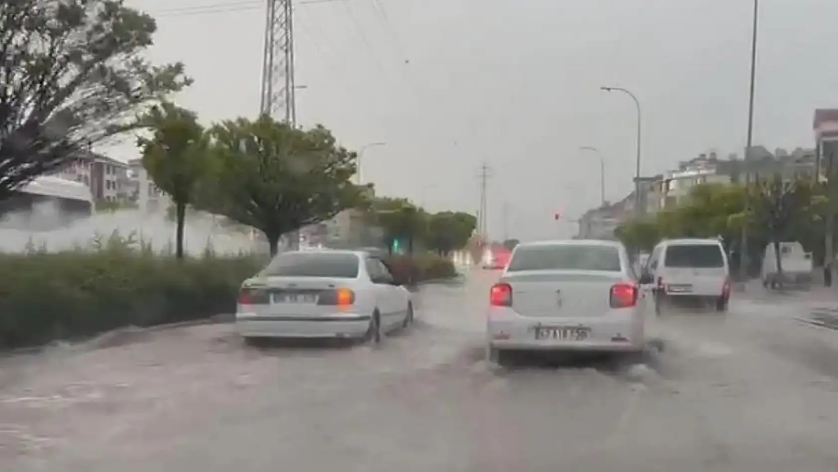 Dışarı çıkacaklar dikkat, Konya'da hava ters köşe yapacak! Bir yanda kavurucu sıcak bir yanda...