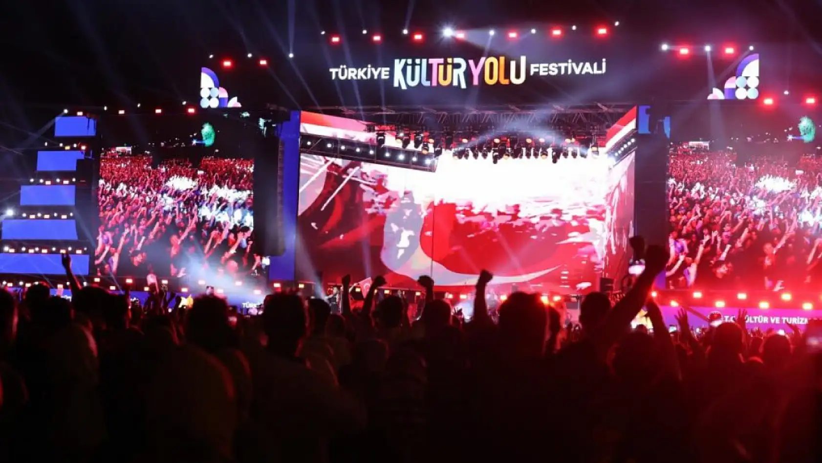 Konya'da 9 gün boyunca ücretsiz konser! İşte gün gün sahne alacak yıldızlar