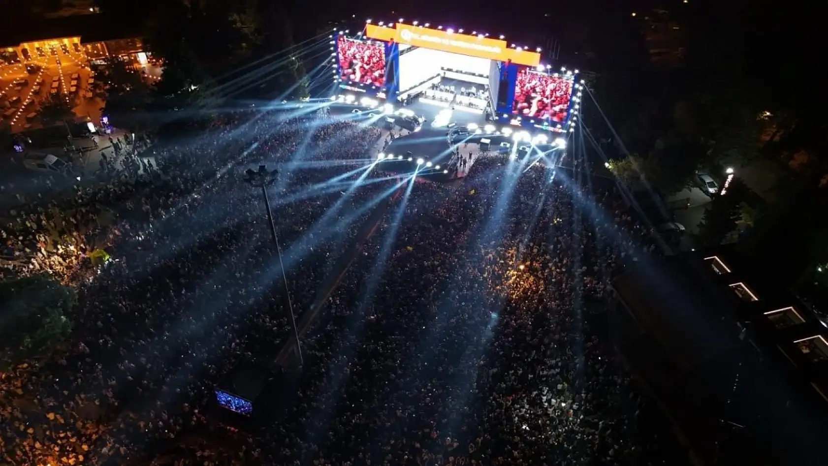 Konya'da 9 gün boyunca ücretsiz konser! İşte gün gün sahne alacak yıldızlar
