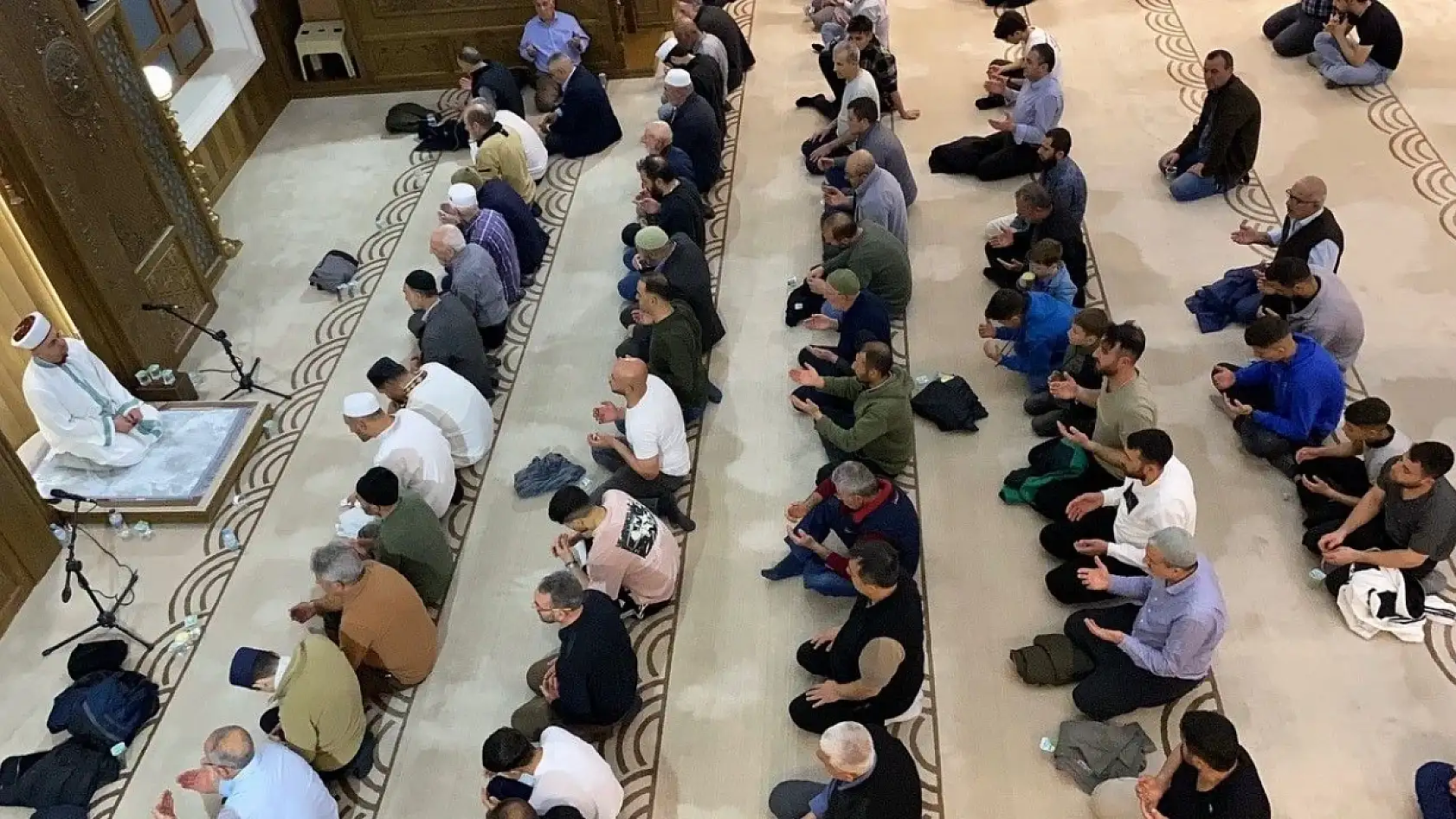 Konya'da hatimle teravih namazı kılınacak camiler belli oldu