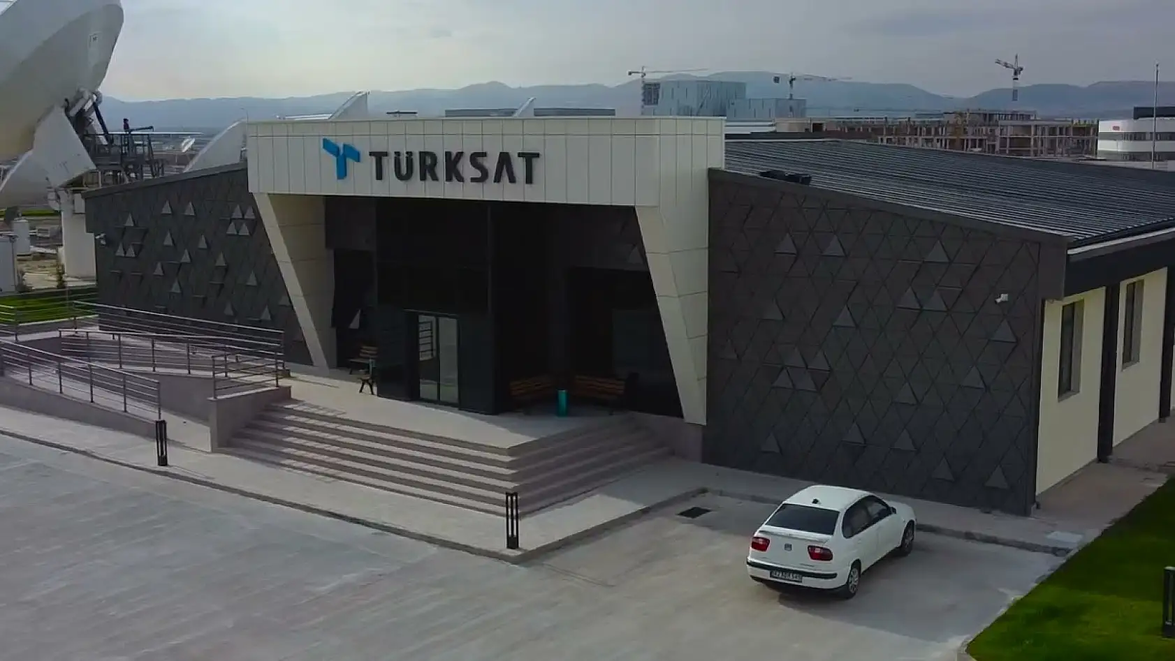 Türksat 3A yayınları taşındı! Türksat uydu ayarları nasıl yapılır? İşte frekans güncelleme rehberi...