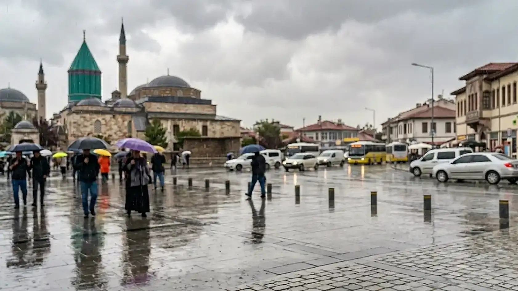 Sürücüler dikkat: Konya'da kuvvetli yağış sonrası o güzergahlar trafiğe kapatıldı!