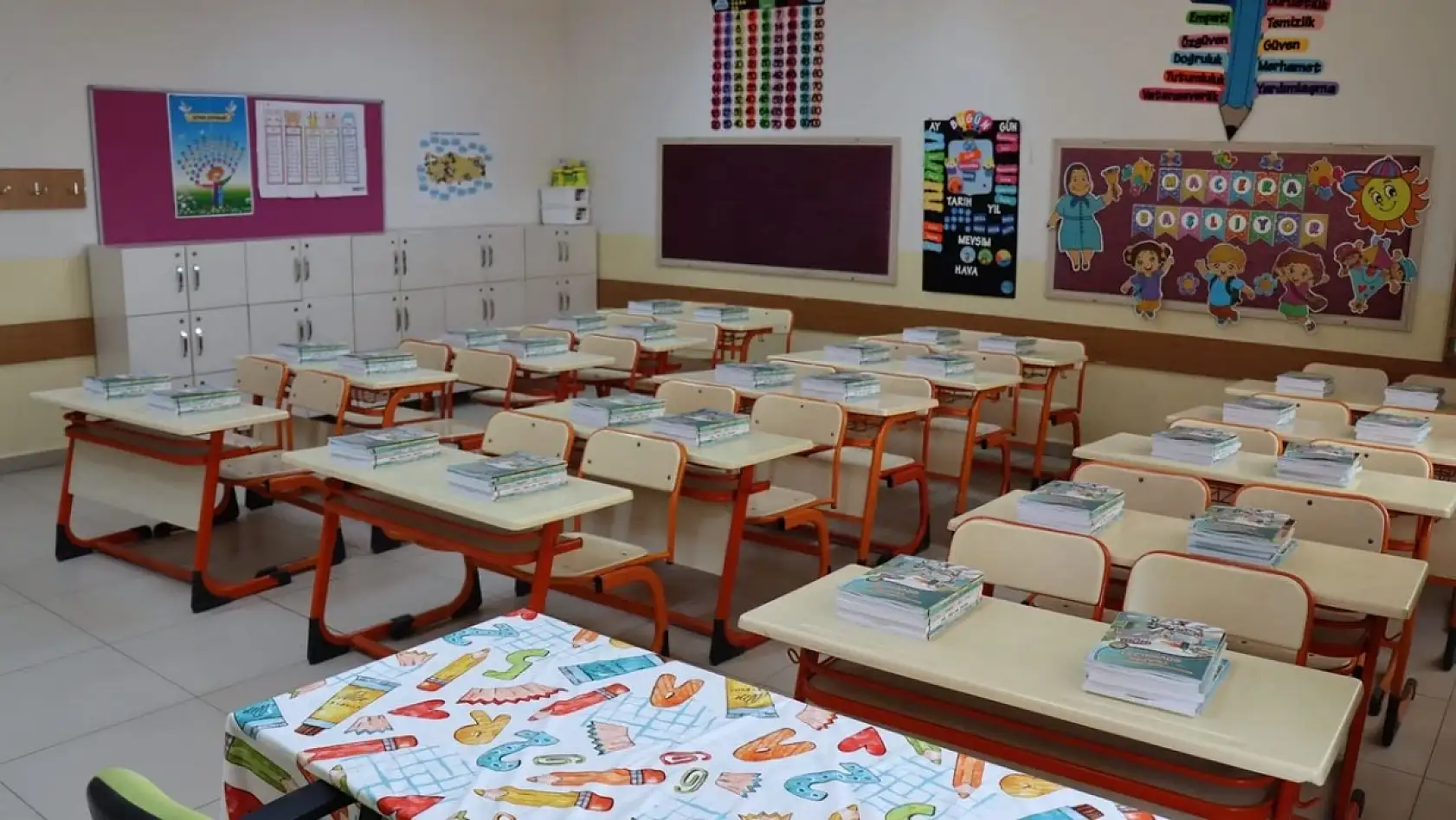 MEB takvimi belli oldu! 28 Ekim yarım gün mü, okullar tatil mi? Yarın okul var mı?