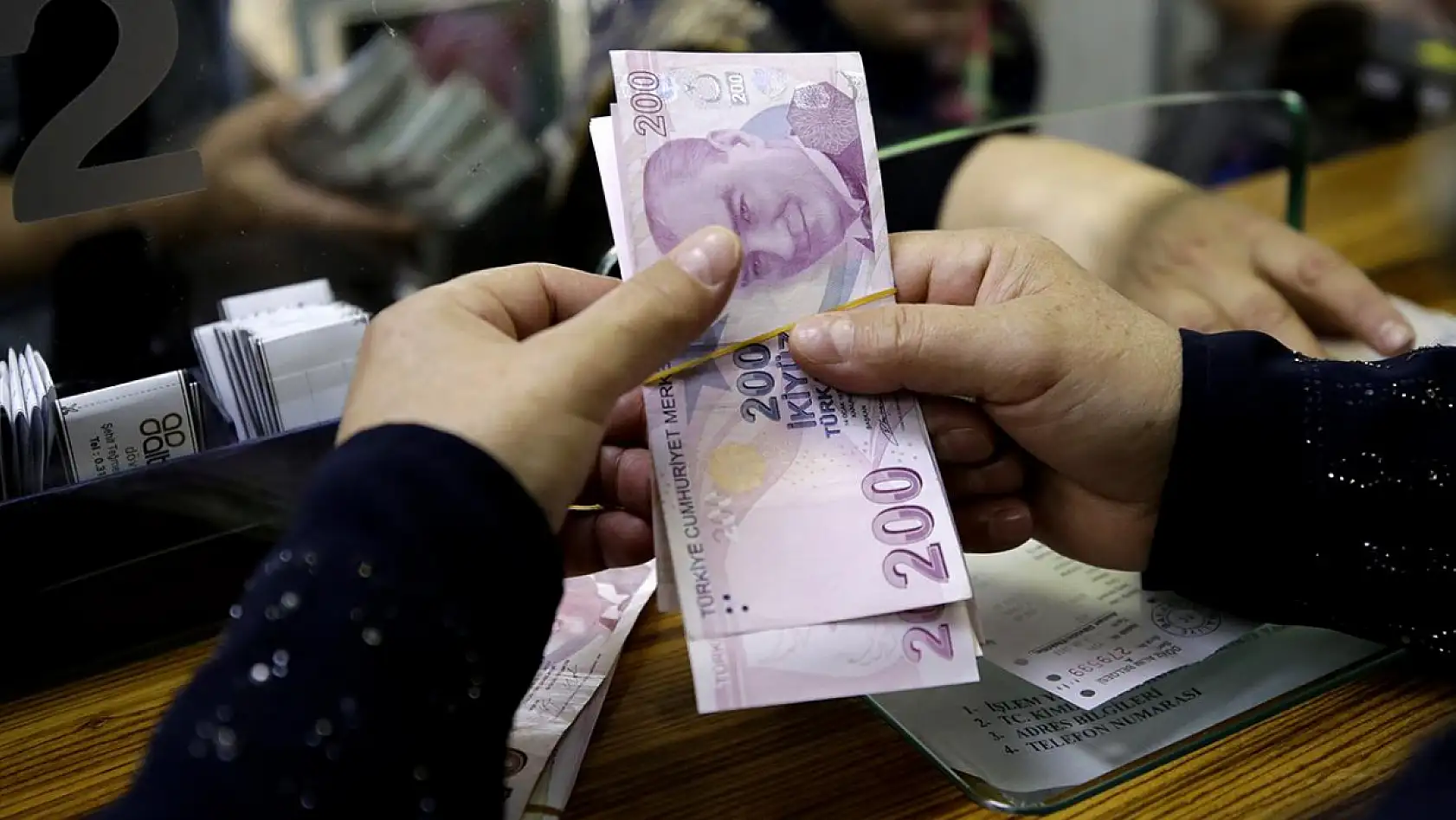 Vatandaşlık maaşında ezber bozuldu! Kira, gıda, enerji… Destekler bölgeye göre değişecek