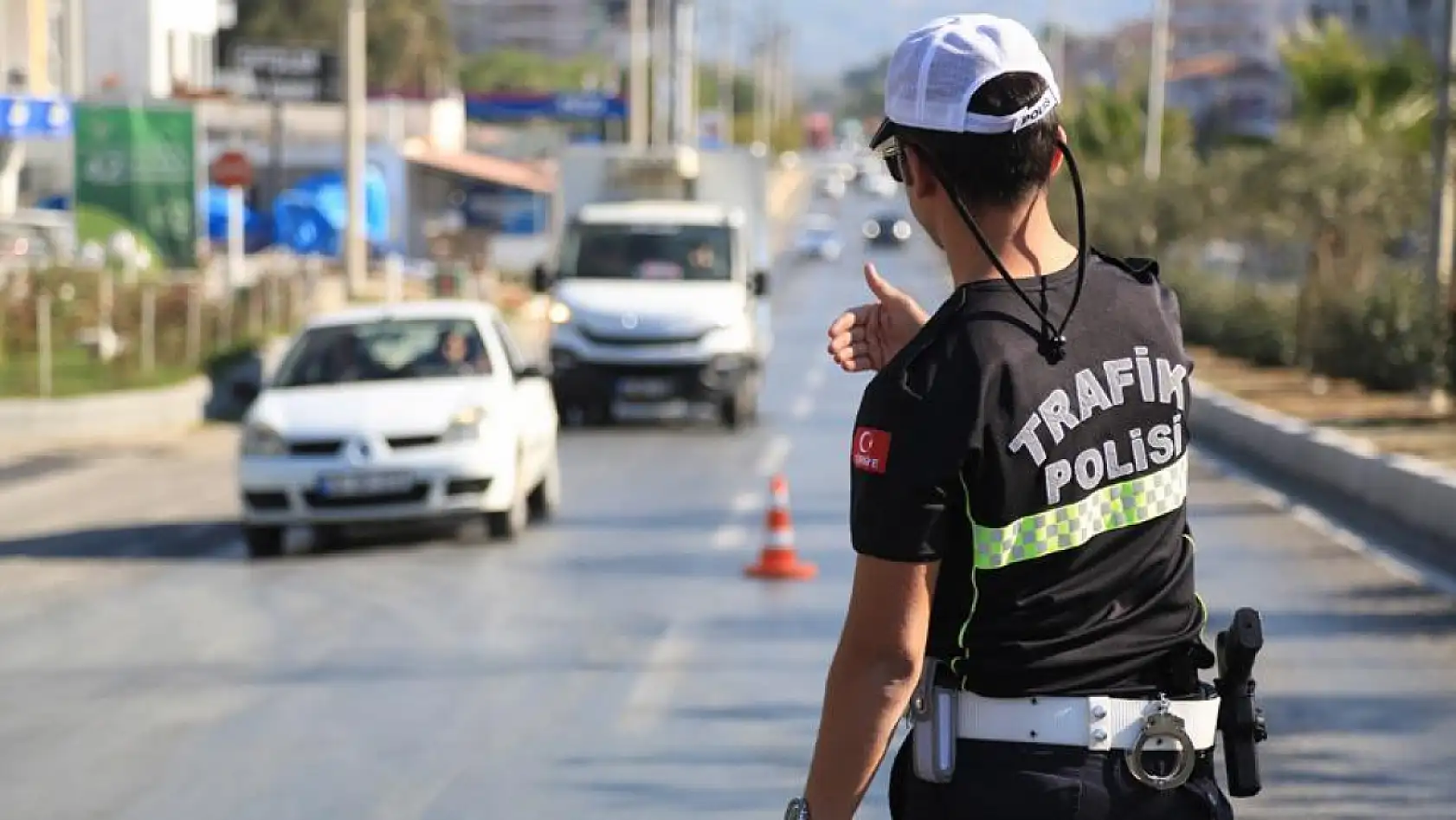 Trafik yasası yürürlükte: İşte yeni ceza listesi...