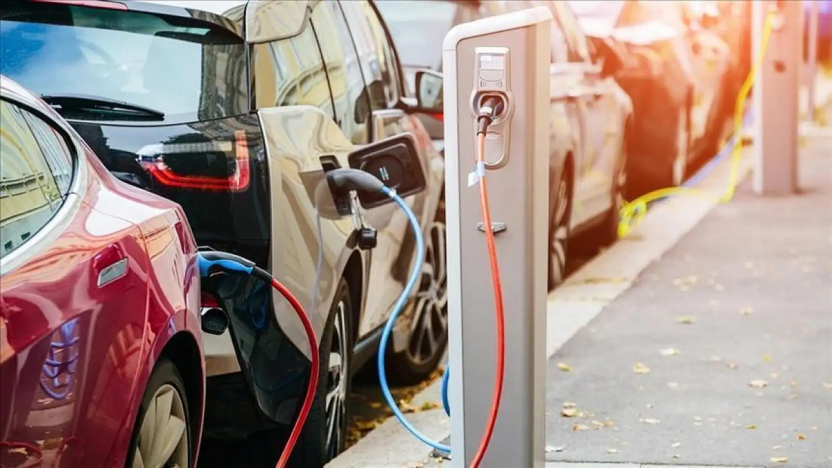 Akaryakıt zamları sonrası bu otomobillerde satışlar patladı! İnternette en çok o aranıyor