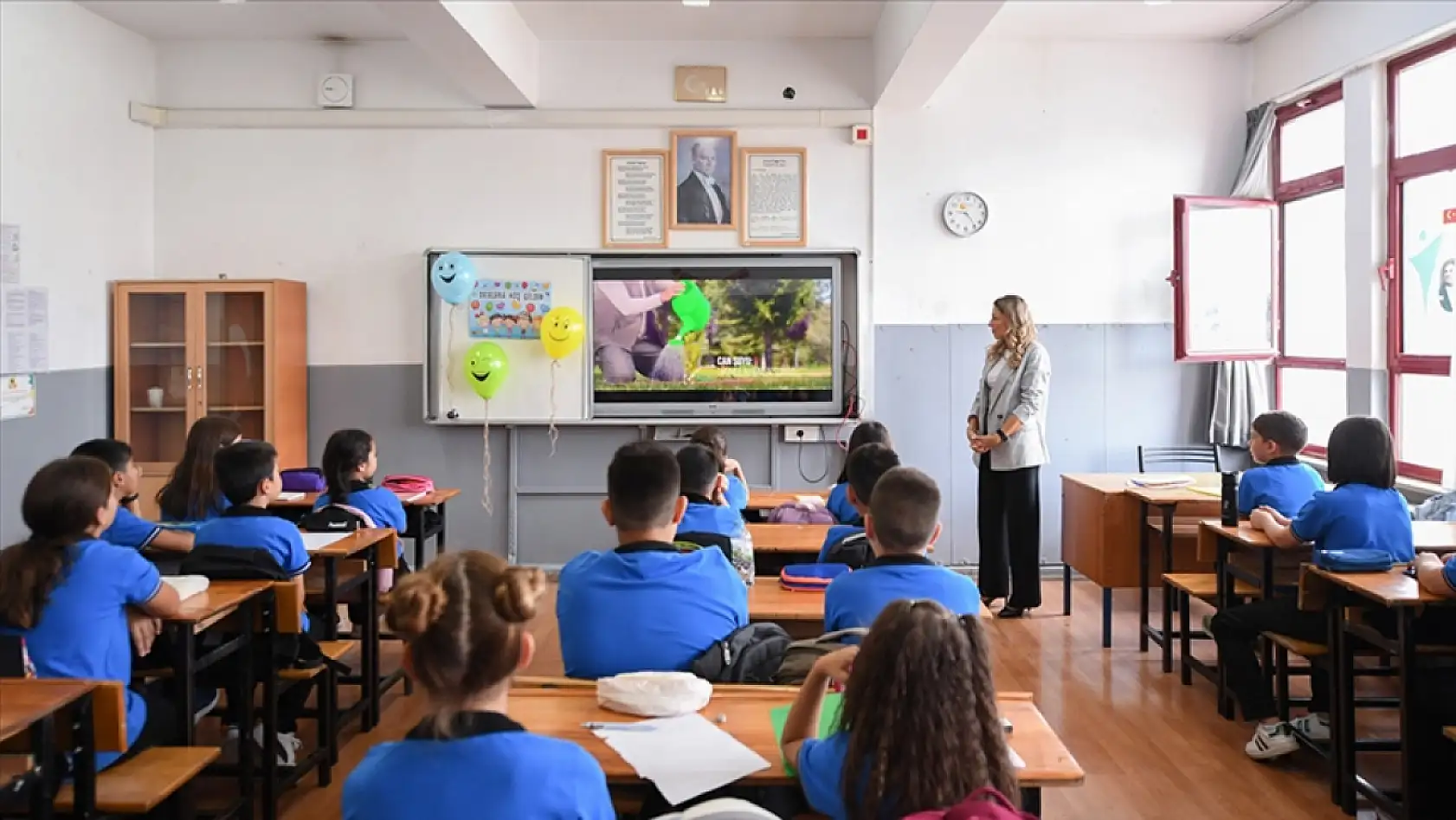 Okullar ne zaman kapanıyor? MEB takvimi ile yaz tatili başlangıcı ve karne günü tarihi netleşti!