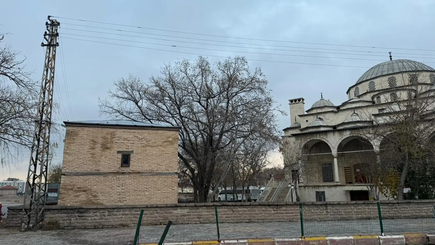 Kedisini Ölünce Bile Yanından Ayırmadı! Konya'daki Türbenin Dünyada Örneği Yok!