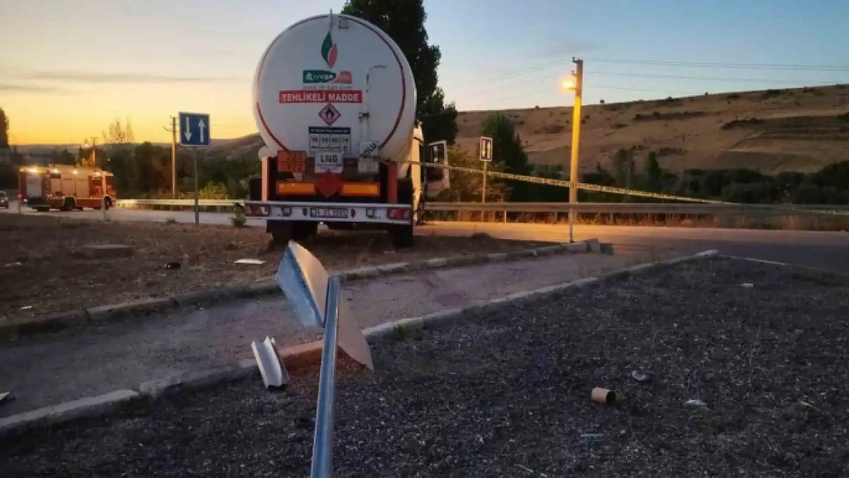 Konya yolunda kamyon ile tanker birbirine girdi! Çok sayıda yaralı var