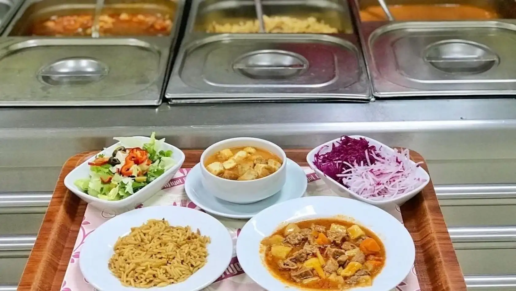 Resmen yürürlüğe girdi: Patronun verdiği yemek sigorta priminden düşecek!