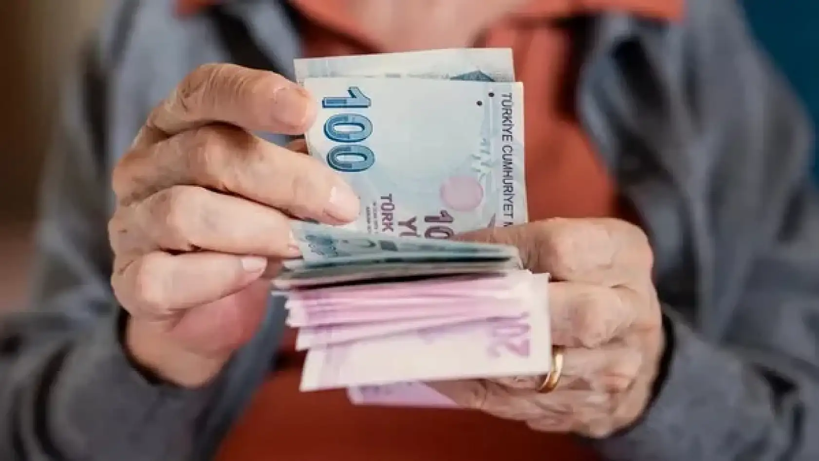 Milyonlarca emekli bu haklarını bilmiyor! Ücretsiz konaklama, fatura muafiyeti...