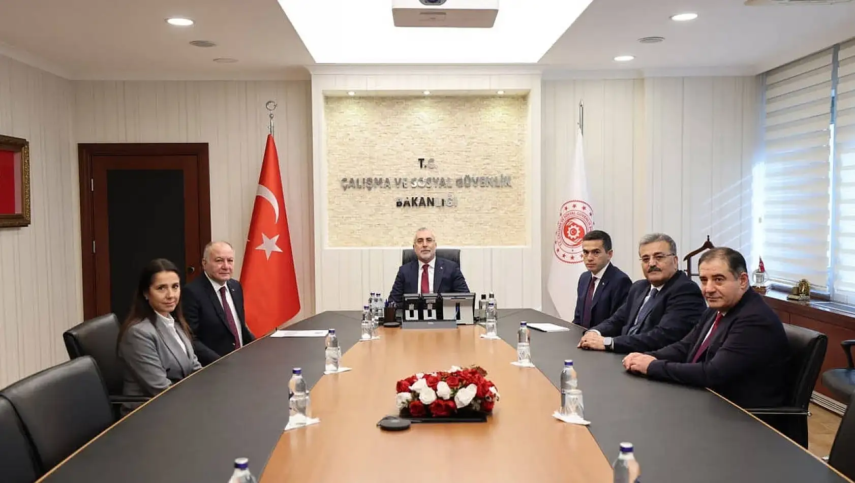 Asgari ücrette ikinci toplantı başladı