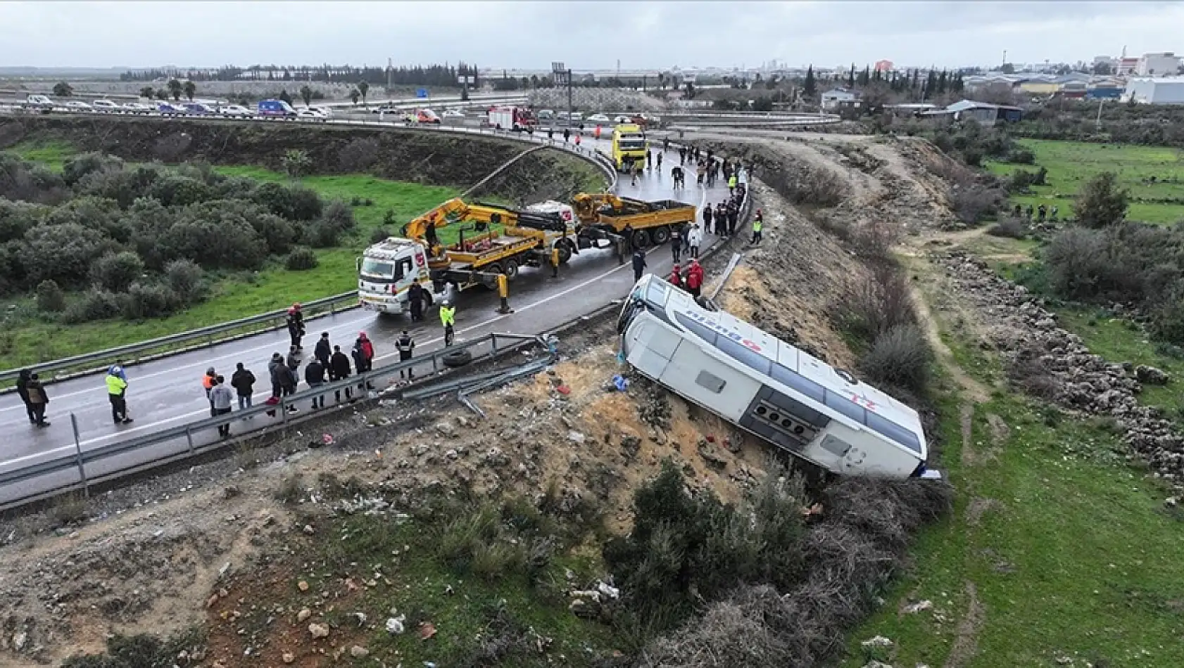 Bir günde 16 tabut! Bakan Yerlikaya'dan katliam gibi kazalara 'caydırıcılık' sinyali!