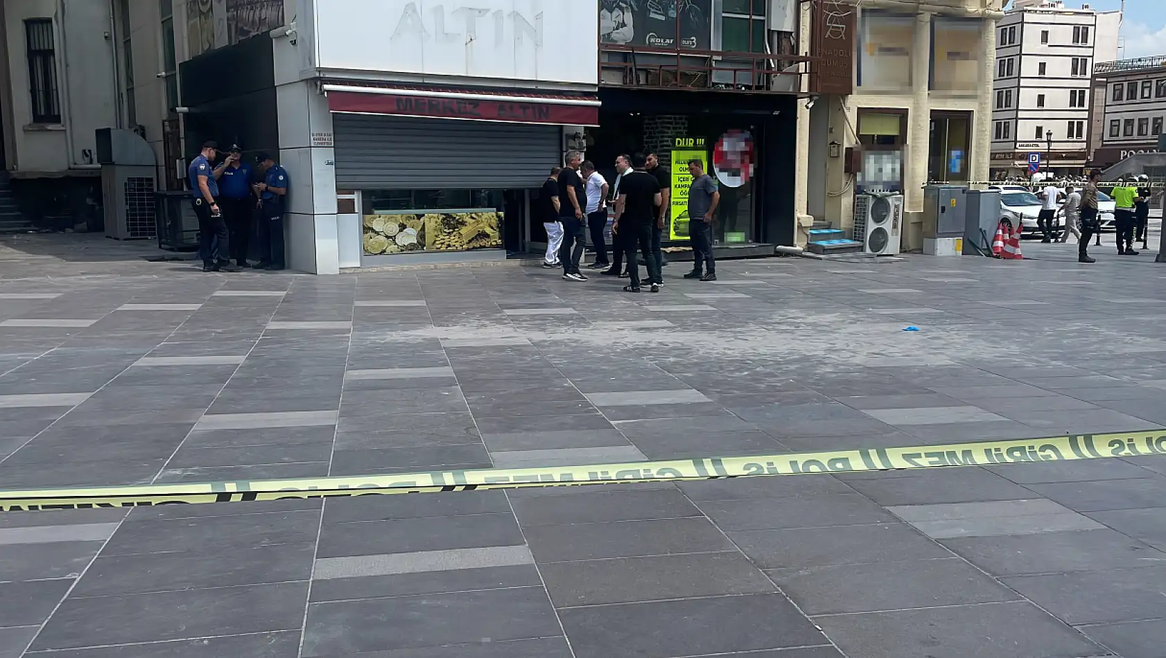 Konya'da cuma namazı sonrası silahlı saldırı! 1 kişi ağır yaralandı!