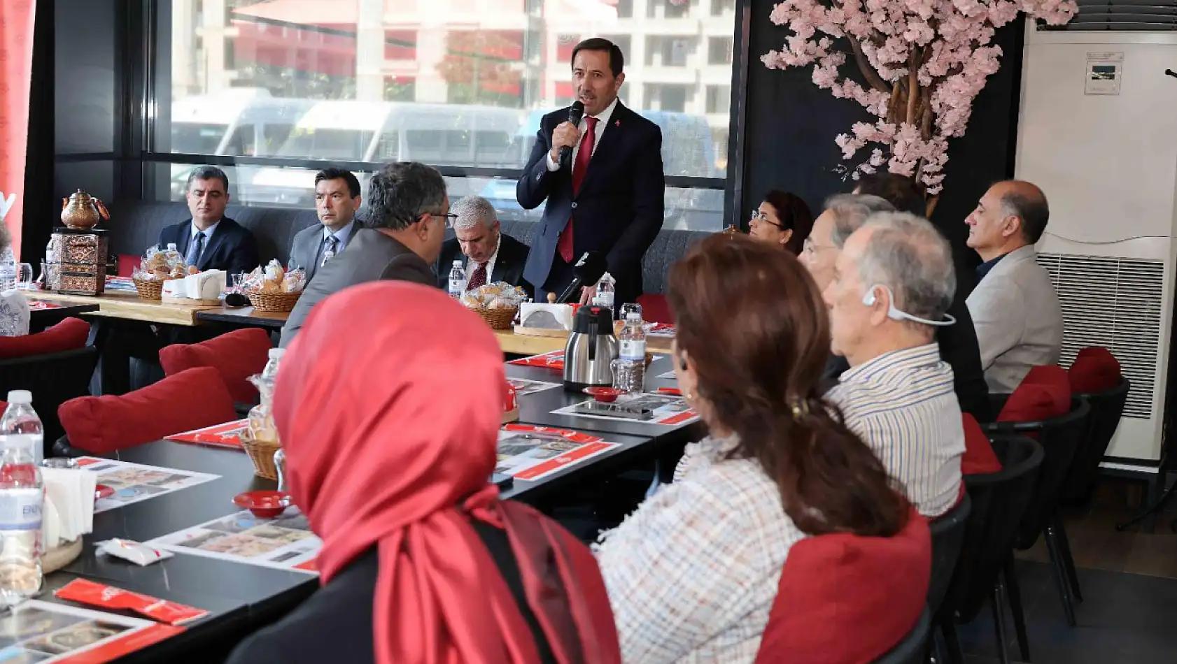 Karatay'da 'Alzheimer Günü' farkındalığı: Hastalar ve yakınları unutulmadı!