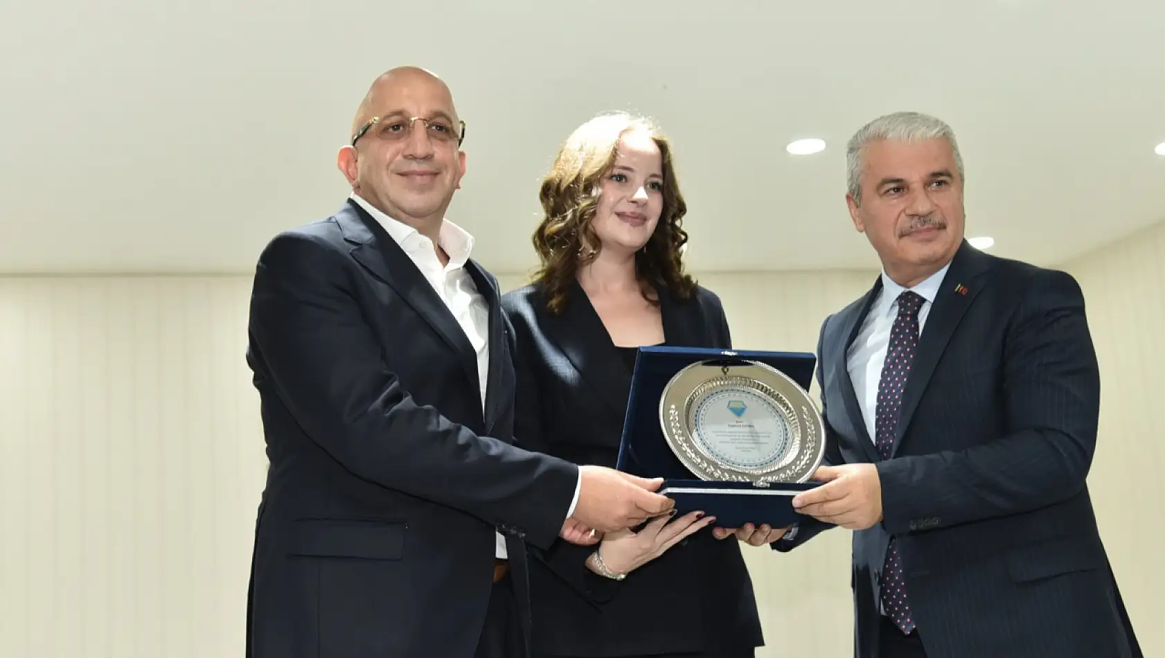 Konyalı iş insanı Katırcı'dan kızının mezun olduğu liseye anlamlı destek!