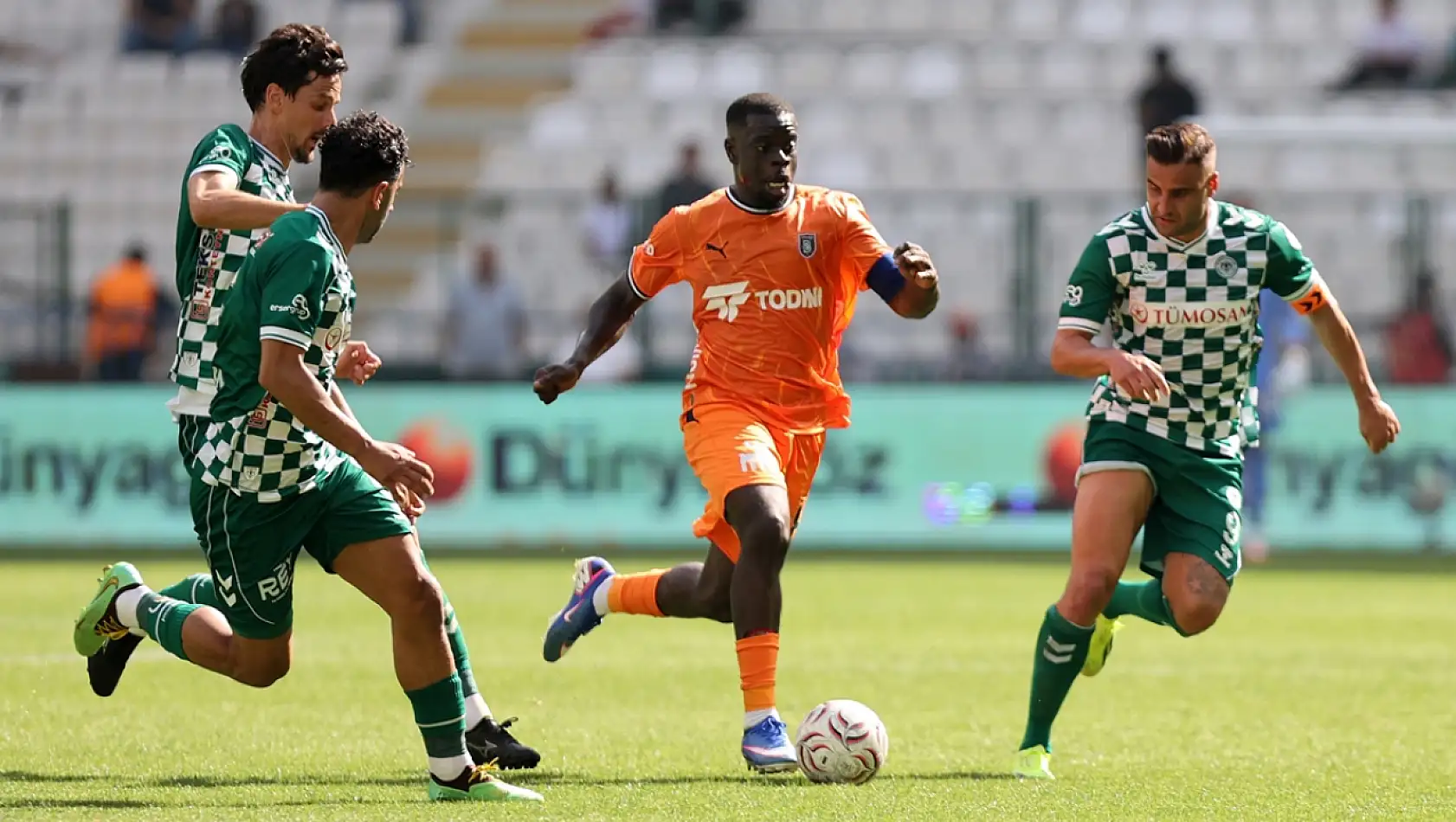 Konyaspor evinde Başakşehir defansını açamadı! 0-0