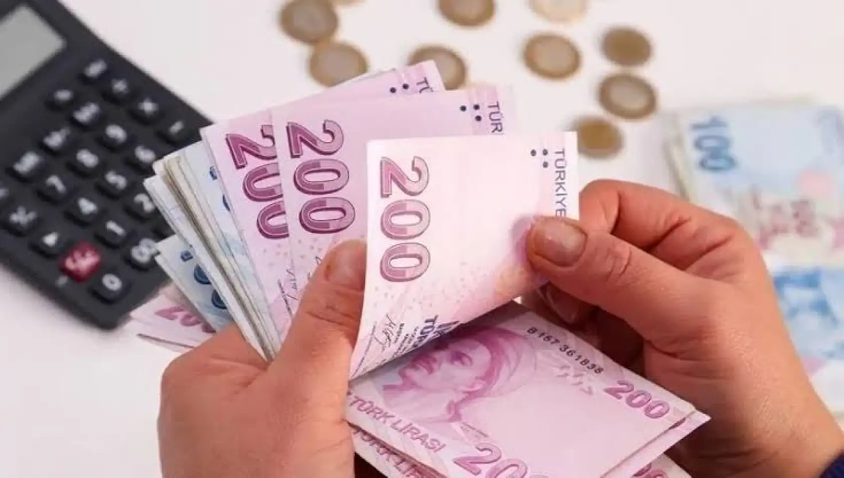 TBMM'ye sunuldu: Ev hanımlarına emeklilik yolunu açacak teklif! Primleri Hazine karşılayacak
