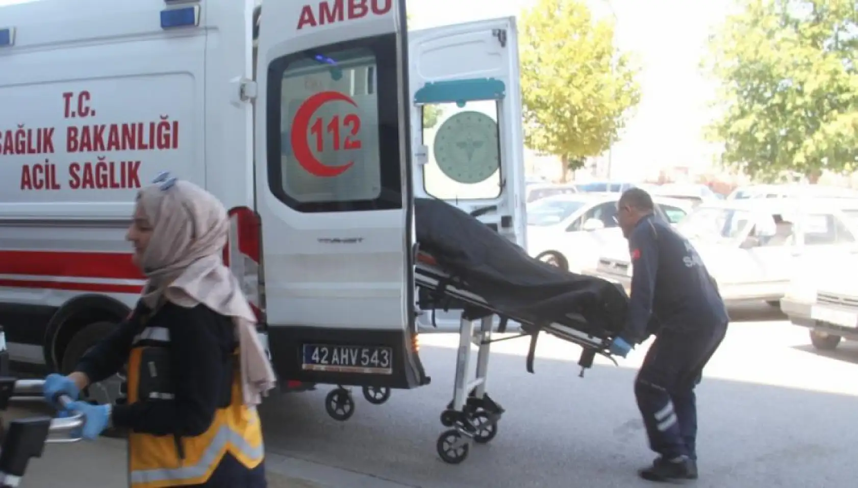 Konya'da iki otomobil birbirine girdi! Çok sayıda yaralı var...