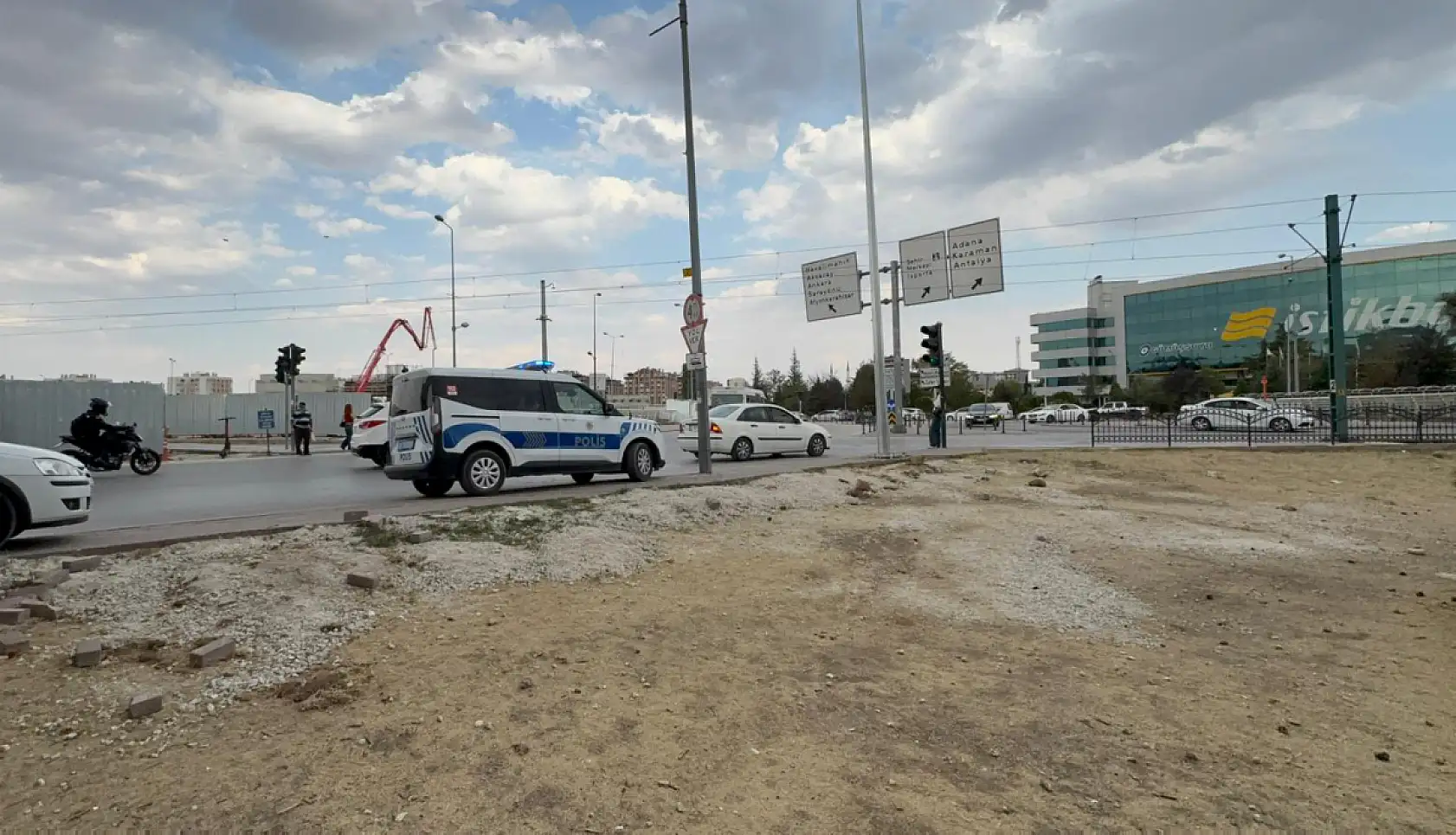 Konya'daki parkta 'kıskançlık' kavgası: 15 yaşındaki kızı bıçakladı!