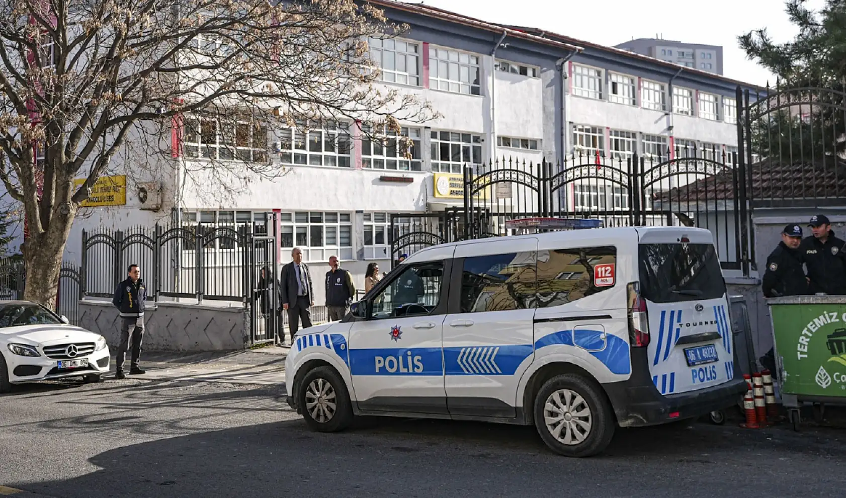 Okullarda kırmızı alarm! Yeni kurallar ve yasaklar çok sayıda kişiyi kapsıyor! İşte uygulanacak sıkı tedbirler...
