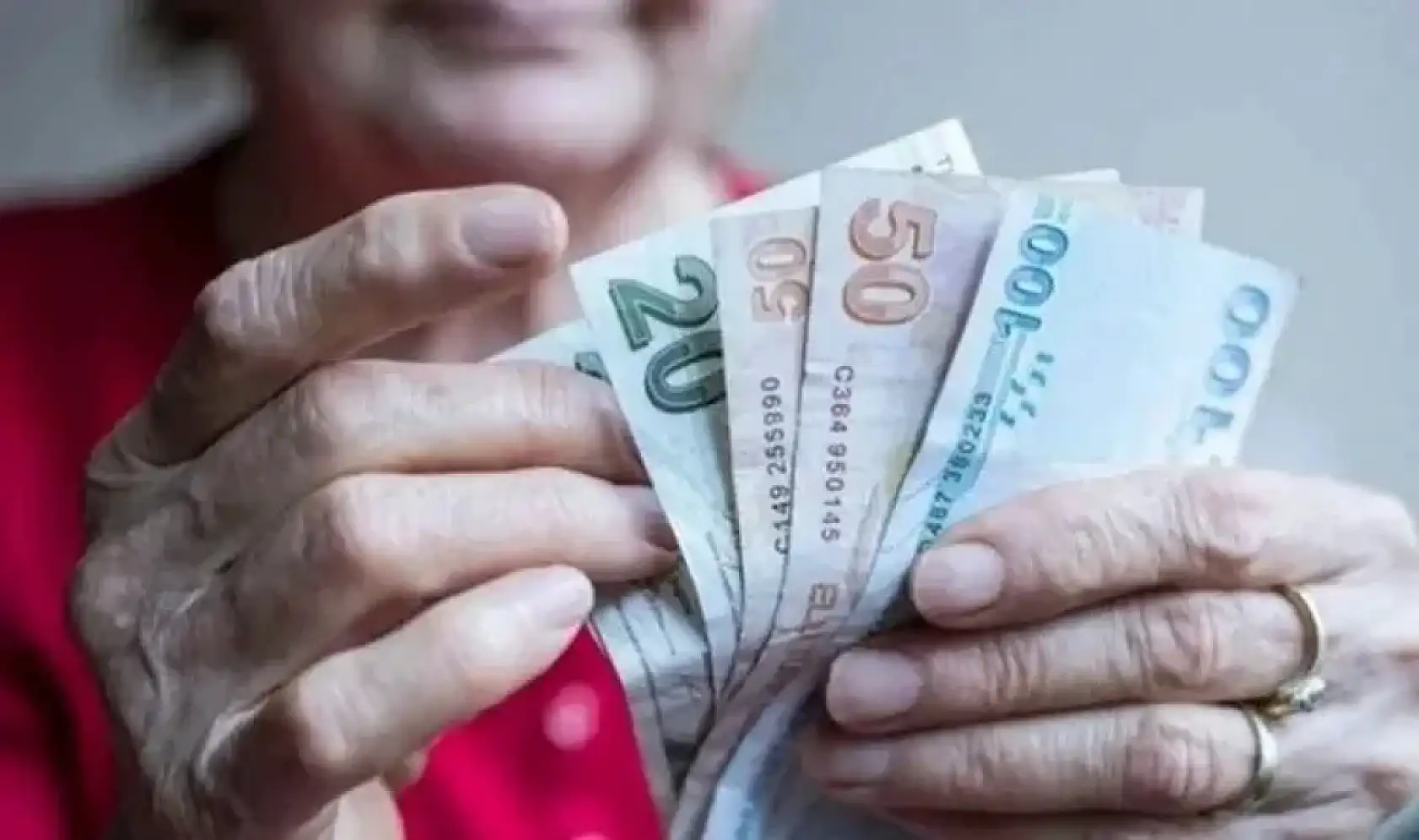 Binlerce kişinin emekliliği iptal edildi! Maaş gitti, borç geldi