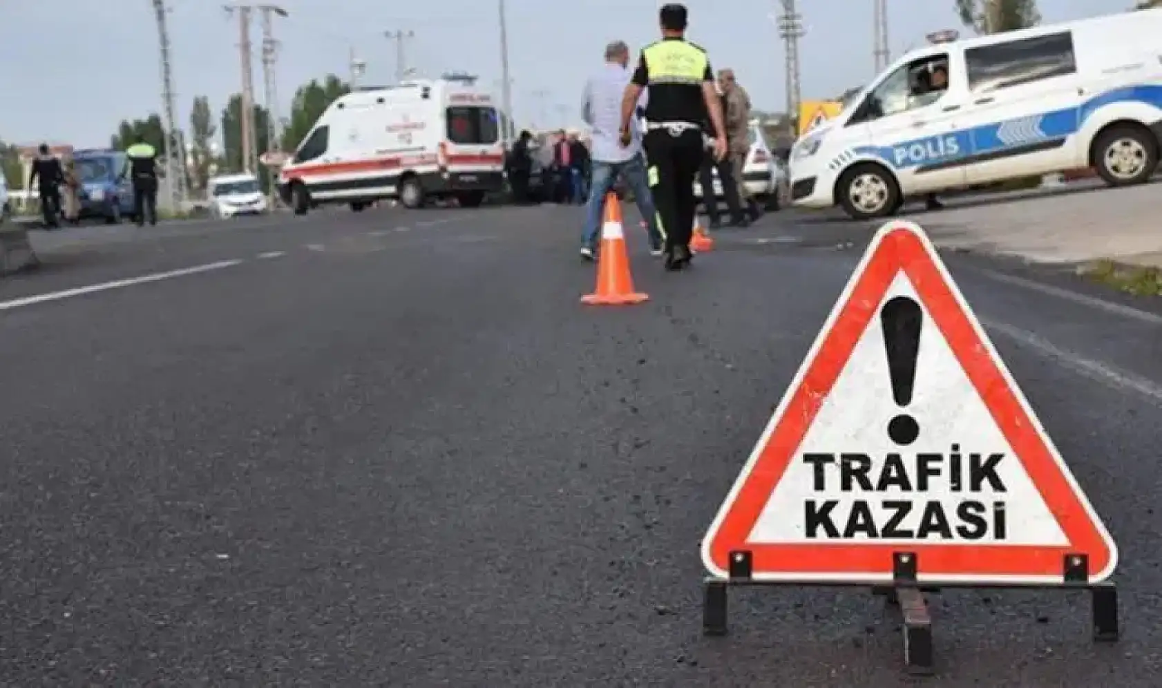 Konya'da korkunç kaza! Aileyi taşıyan otomobil takla attı: 1 ölü, 3 yaralı!