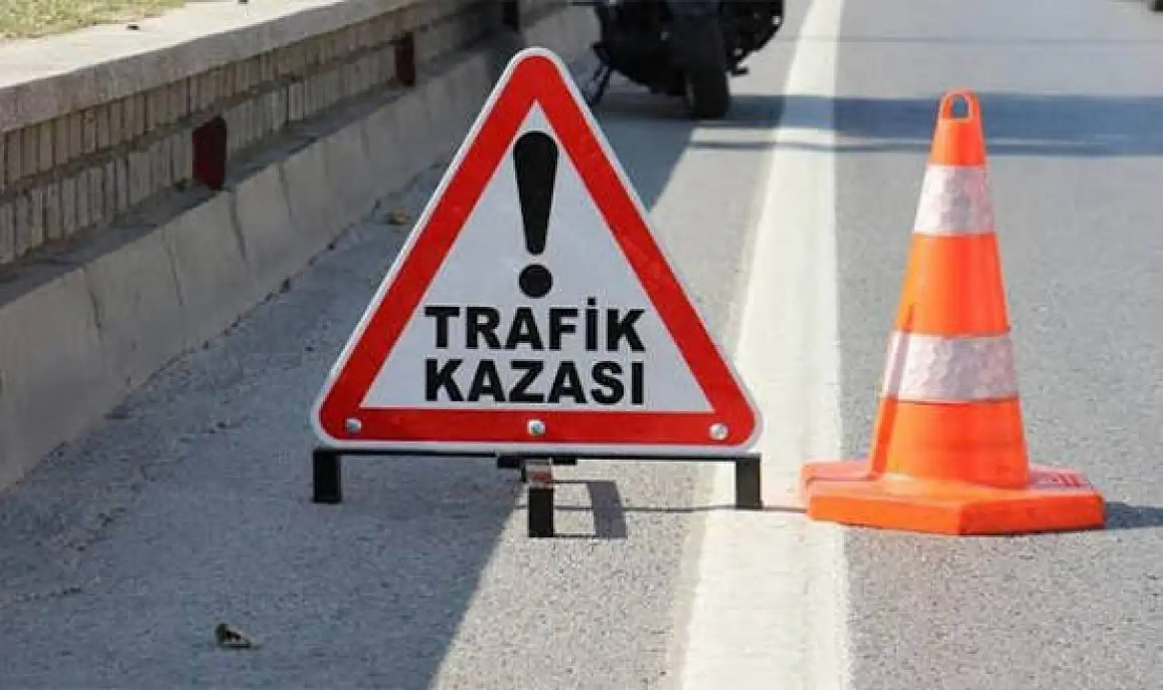Son dakika: Konya'da can pazarı! Hafif ticari araç ile otomobil feci çarpıştı!