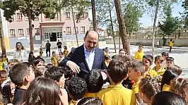 Başkan Altay, karne heyecanı yaşayan öğrencileri tebrik etti!
