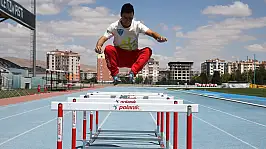Down sendromlu milli atlet Uysal'dan yeni dünya rekoru hedefi!